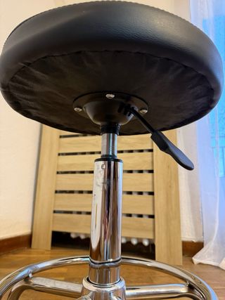 Taburete giratorio con ruedas