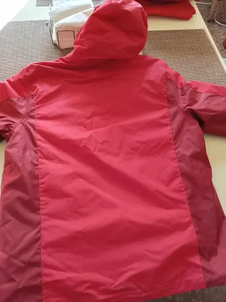 Chaqueta de esquí roja