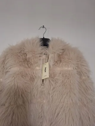 Abrigo beige peludo # Rebajas 40%