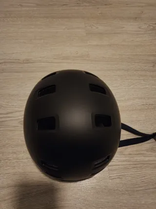 Kit Patinaje Negro (Patines, Casco, Protecciones)