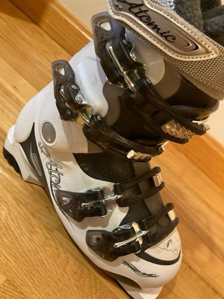Botas de esquí Atomic y bolsa