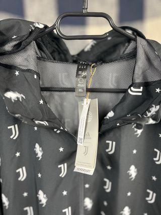 Chaqueta Adidas Juventus Negra y Blanca