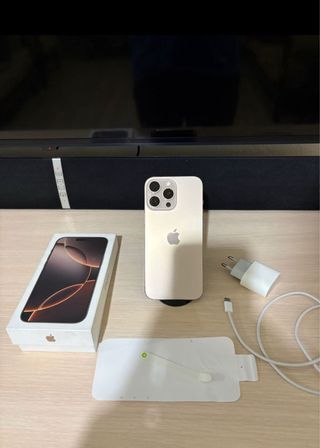 iPhone 16 Pro Max Color Titanio Natural