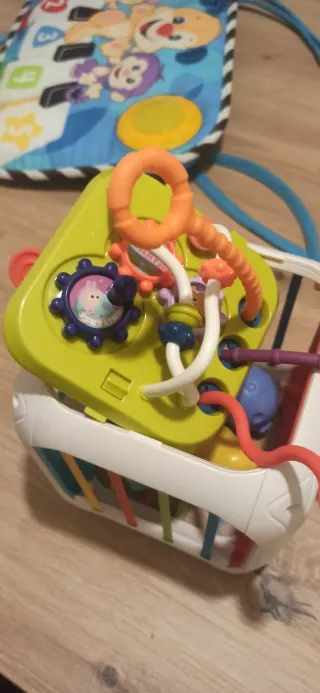 Lote juguetes bebé: tractor, piano, etc.