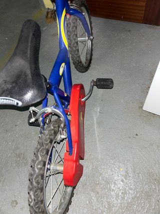 Bicicleta infantil azul