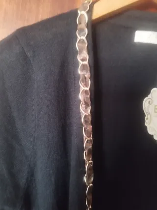 Cárdigan negro lana fina con cadena