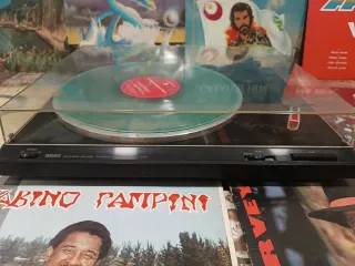 Tocadiscos Yamaha japonés