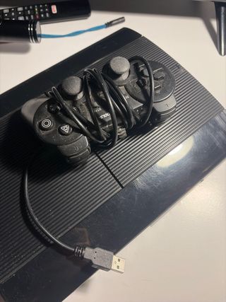 PS3 (PlayStation 3) Negra + Mando Dualshock 3.