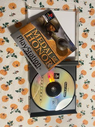 NBA Live 2003 PlayStation 1 y Medal of Honor
