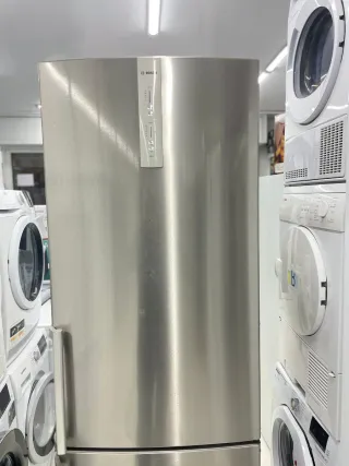 Nevera combi plateada Bosch Altura 2mtr con garant