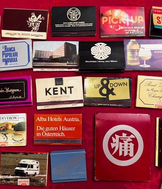 345 Scatole di fiammiferi a strappo vintage