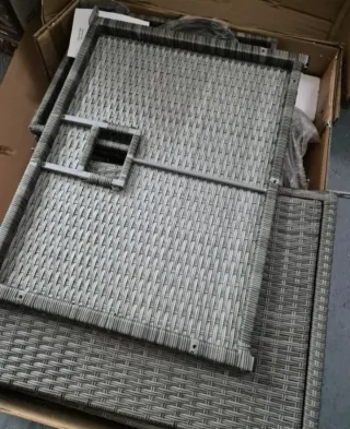 Mesa de fuego exterior con tapa de cristal