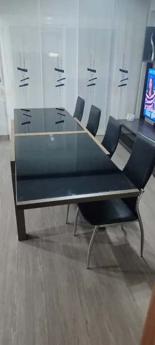 Mesa extensible Madera y Cristal 127x80 y 4 sillas