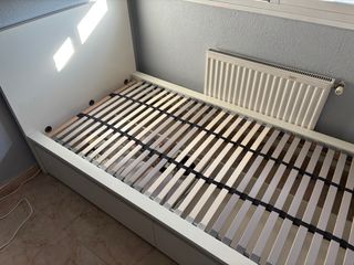 Cama IKEA blanca con cajones
