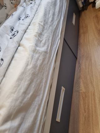 Litera infantil blanca y azul