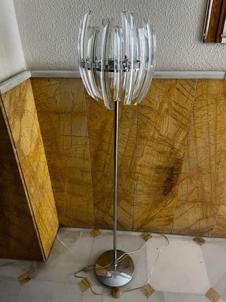 Lámpara de pie diseño cristal y metal
