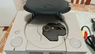 Sony PlayStation 1 & 2 con giochi