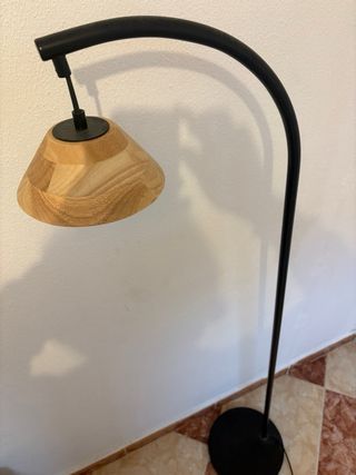 Lámpara de pie moderna metal y madera