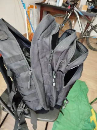 Mochila militar negra