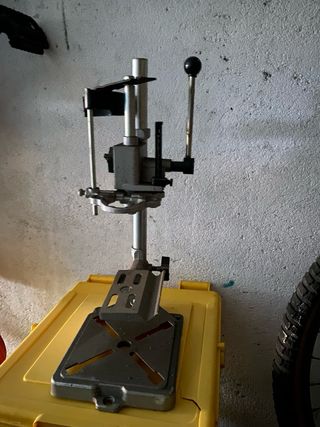 Supporto per trapano a colonna