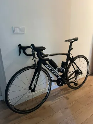 Bicicleta Carretera Scott FOIL Carbono