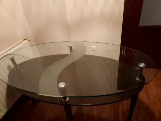 Mesa de comedor cristal y 4 sillas