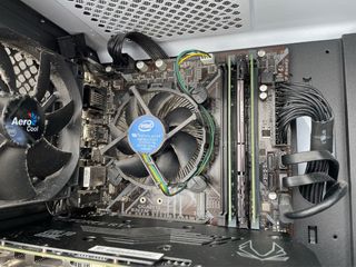 Pacchetto PC da gaming + monitor 144 Hz + periferiche