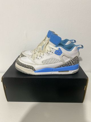 Zapatillas Jordan Blancas y Azules