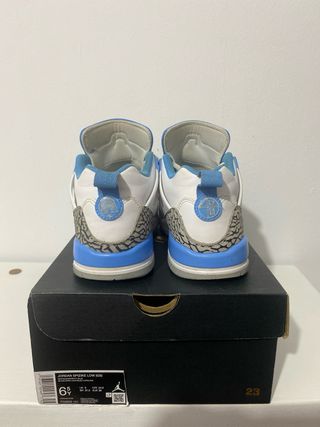 Zapatillas Jordan Blancas y Azules