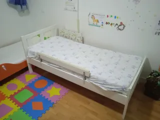 Camas infsntiles, blanca con barrera y colores