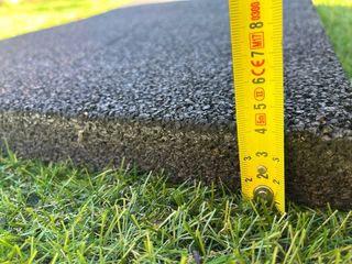 Losetas de caucho negra 97,4x49x4 cms