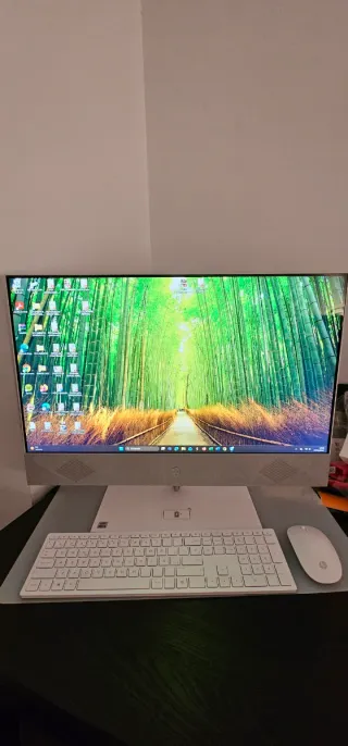 HP Pavilion 27 Ordenador Intel i5 8GB RAM