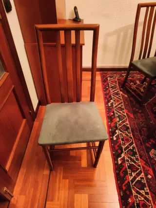 Sillas de nogal con asiento verde oscuro (pack 4)