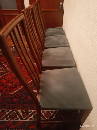 Sillas de nogal con asiento verde oscuro (pack 4)