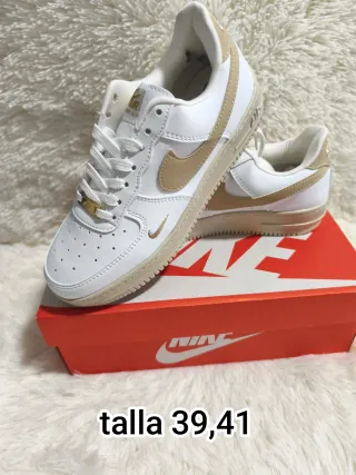 Nike Air Force 1 Talla 39,41 Dorado Blanco
