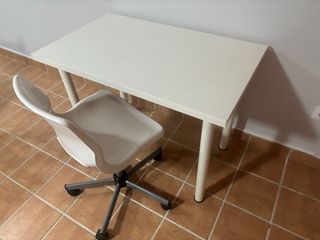 Mesa estudio y silla giratoria Ikea