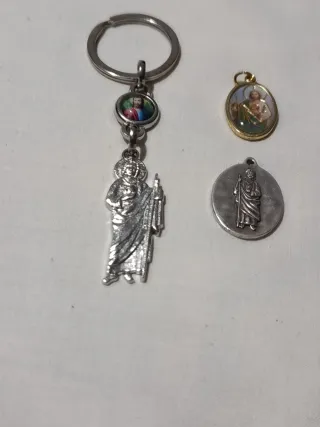 Llavero y 2 medallas San Judas Tadeo