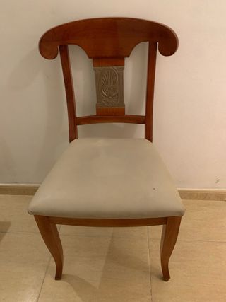 Juego de 2 Sillas de Madera y Piel