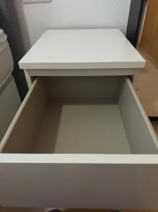 Mesita de noche Ikea blanca