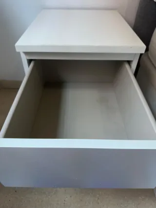 Mesita de noche Ikea blanca