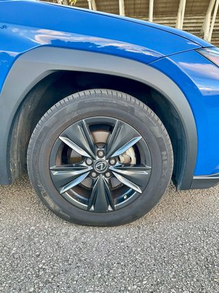 Lexus UX 2.0 250h Business