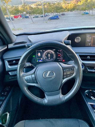 Lexus UX 2.0 250h Business