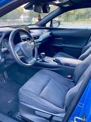 Lexus UX 2.0 250h Business
