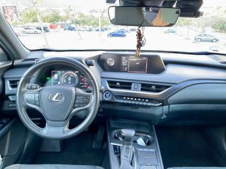 Lexus UX 2.0 250h Business