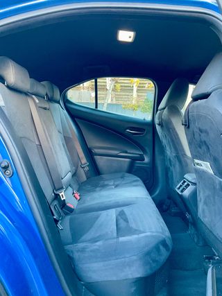 Lexus UX 2.0 250h Business