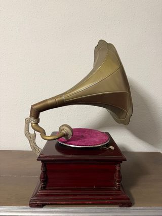 Gramola antigua His Master's Voice
