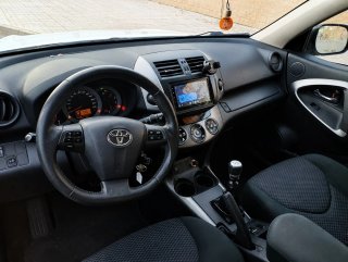 Toyota RAV4 2011