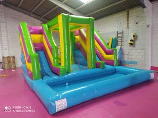 Hinchable acuático con papeles, revision y motor