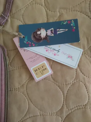 Bolso Cartera Multicolor con Correa y etiqueta