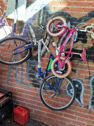 Bicicleta infantil rosa y azul